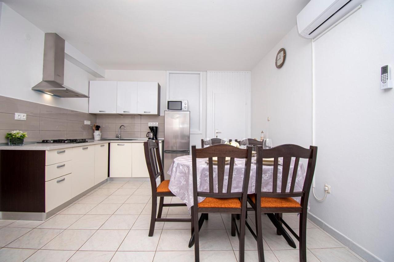 Suzana Apartment *